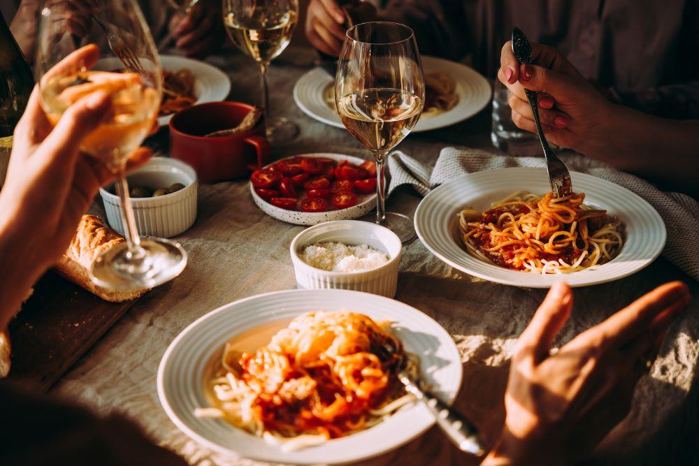 ร้านอาหารอิตาเลียนและไวน์บาร์ย่านสาทร