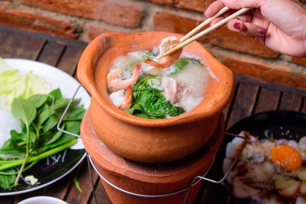 แนะนำร้านชาบูห้วยขวาง จิ้มจุ่มหม้อดินแบบไทยแท้