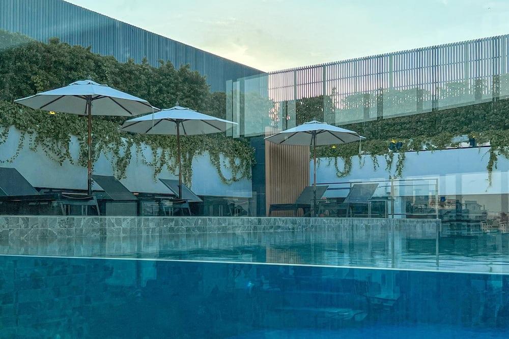 Amanta Sathorn is a hotel with a swimming pool in Bangkok.